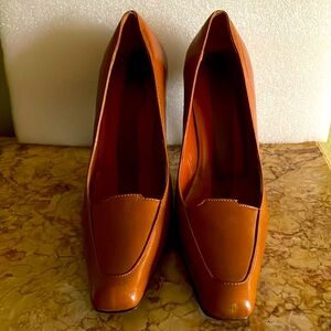 Women's high heel shoes BCBG MAXAZRIA New in box
